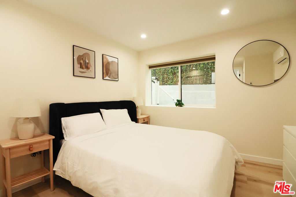 944 N San Vicente Boulevard 10 Property Photo 10