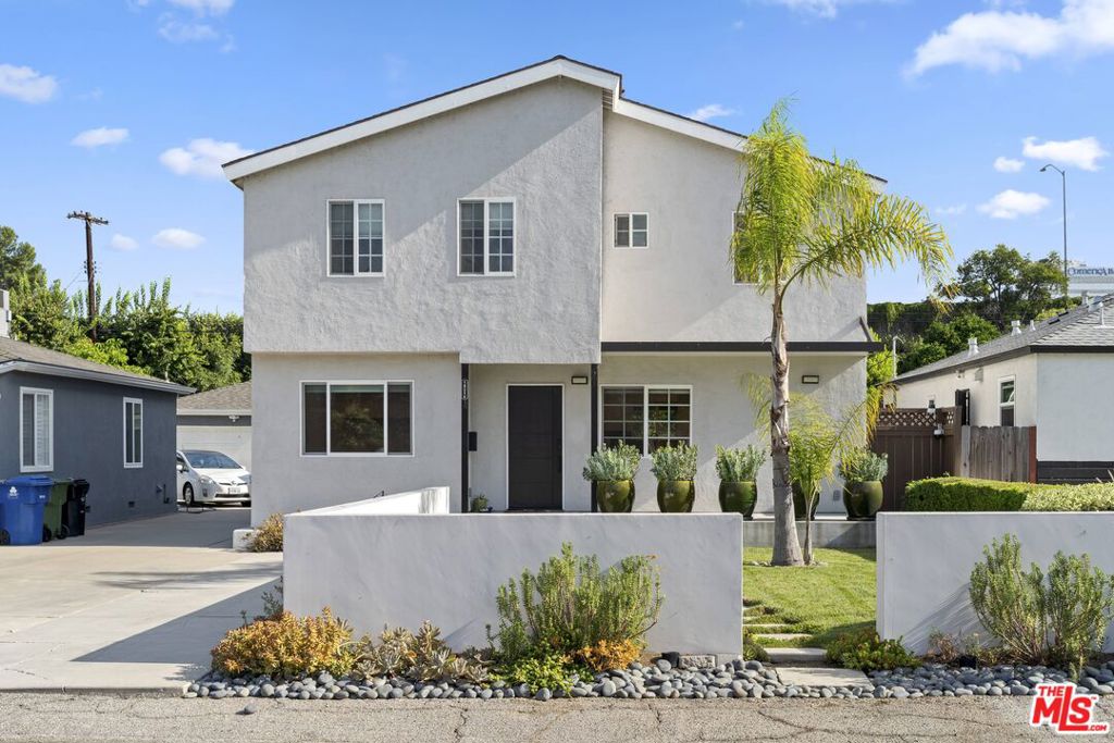 15216 Morrison Street Property Photo 1
