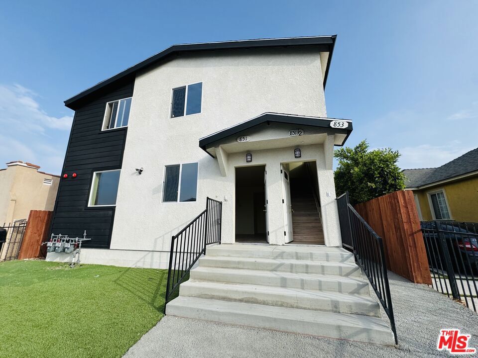 851 E 76th Place 853 Property Photo 1