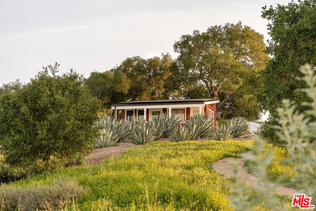 2551 N Hwy 101 Property Photo 26