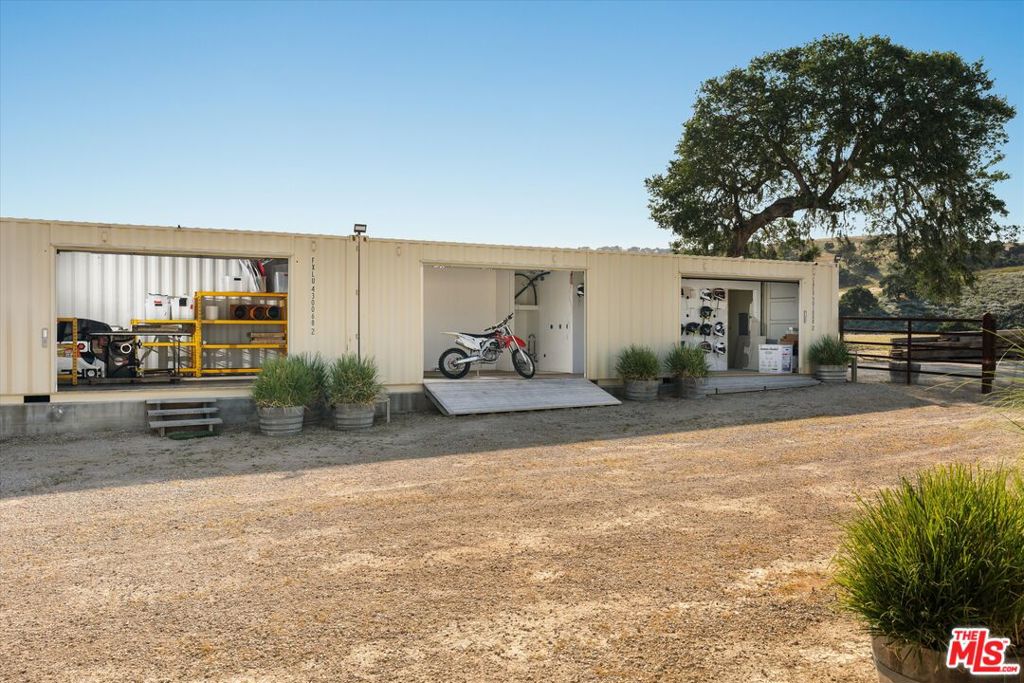 2551 N Hwy 101 Property Photo 40