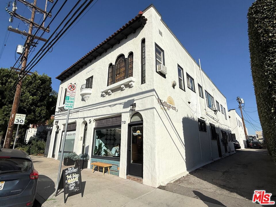 710 N Van Ness Avenue Property Photo 1