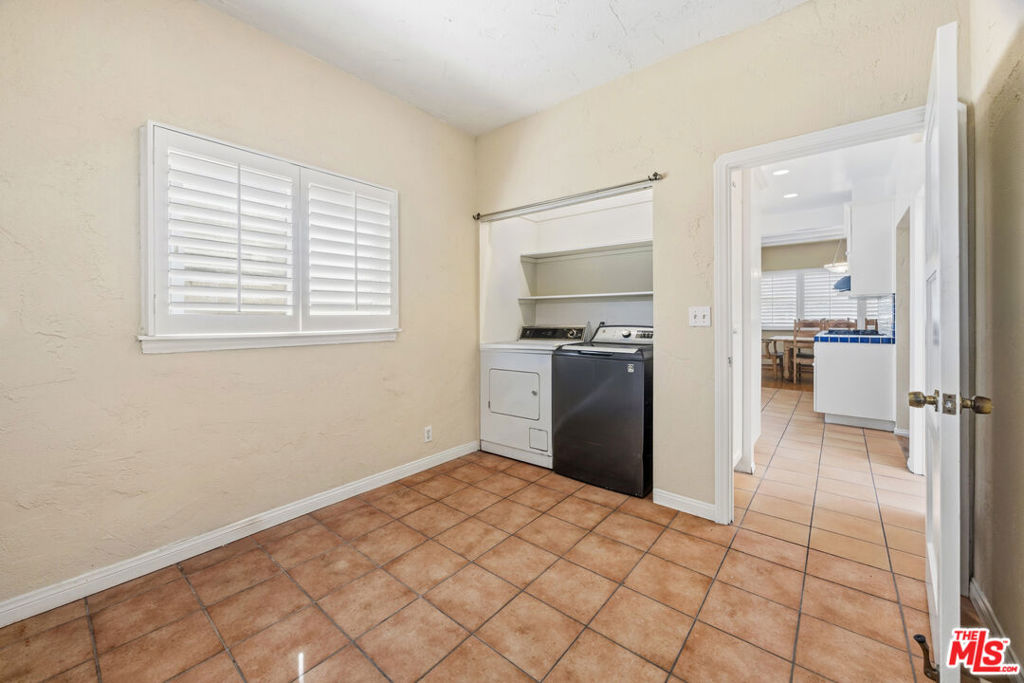 166 N Arnaz Drive Property Photo 19