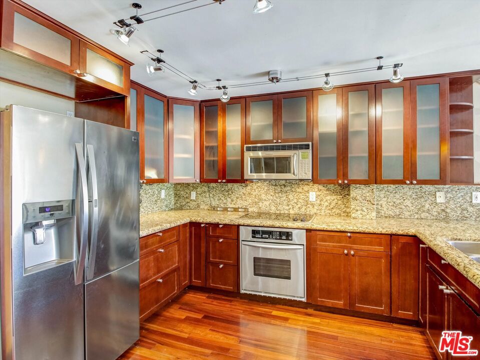 121 S Hope Street 433 Property Photo 14
