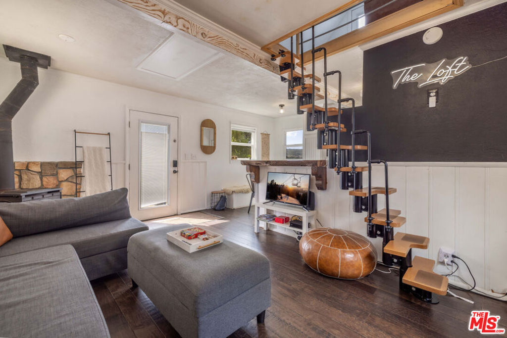 39535 N Shore Drive Property Photo 5