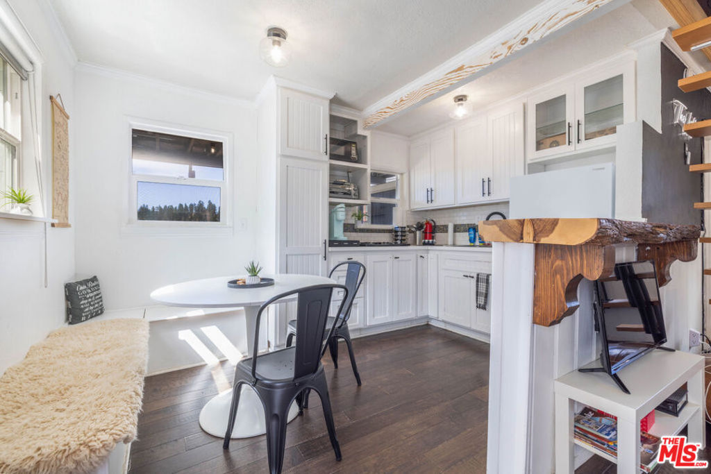 39535 N Shore Drive Property Photo 6