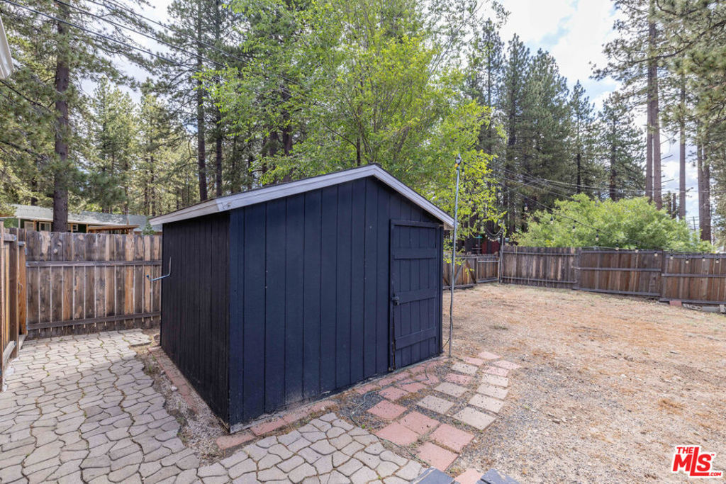 39535 N Shore Drive Property Photo 20