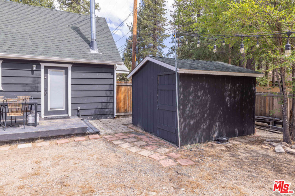 39535 N Shore Drive Property Photo 21
