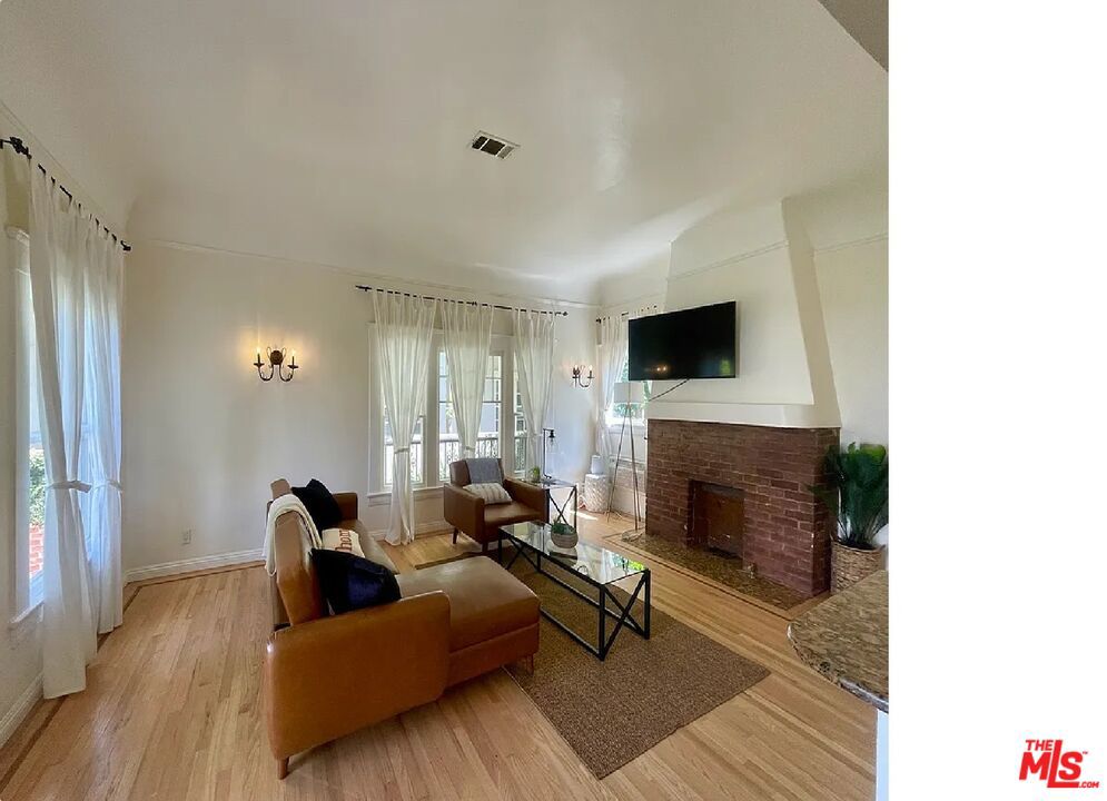 1028 4th Street Property Photo 3