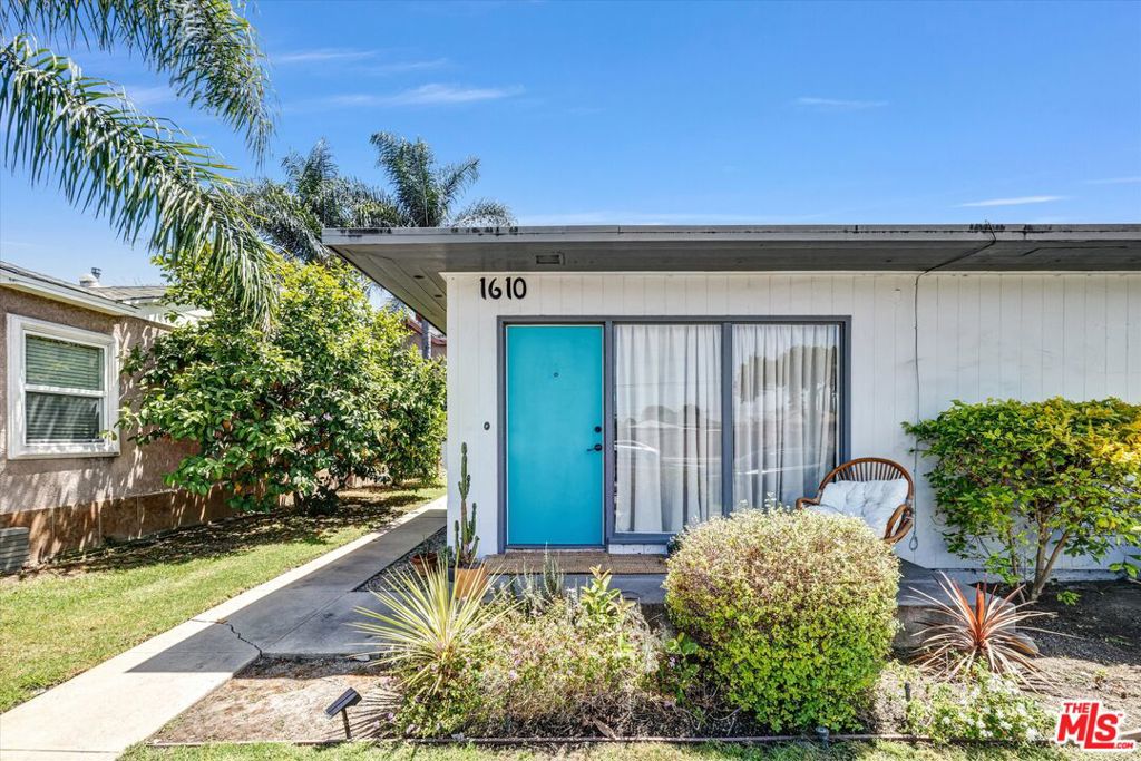 1610 E Carson Street Property Photo 4