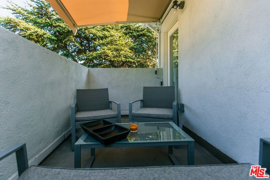 4409 Irvine Avenue Property Photo 5
