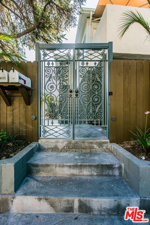 4409 Irvine Avenue Property Photo 20