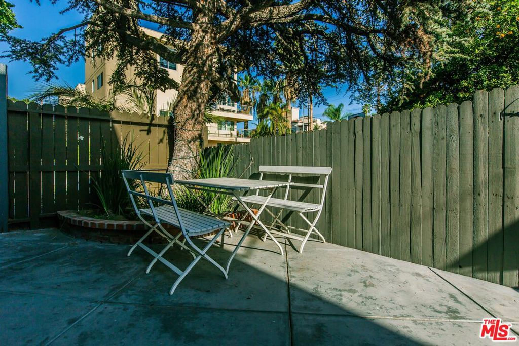 4409 Irvine Avenue Property Photo 22