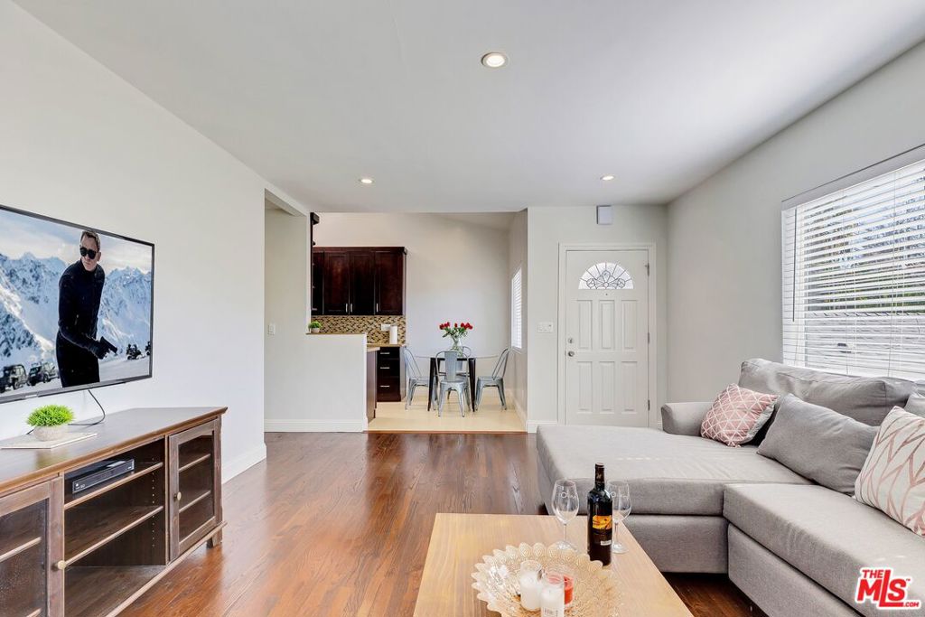 4411 IRVINE Avenue Property Photo 1