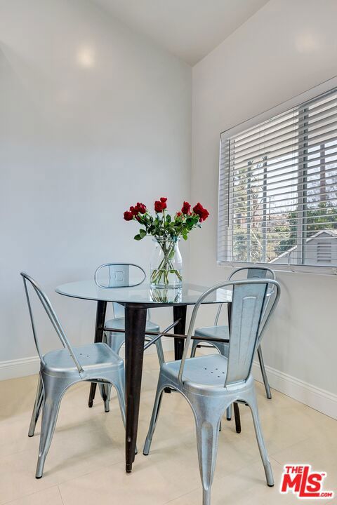 4411 Irvine Avenue Property Photo 9