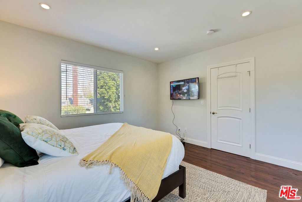 4411 Irvine Avenue Property Photo 21