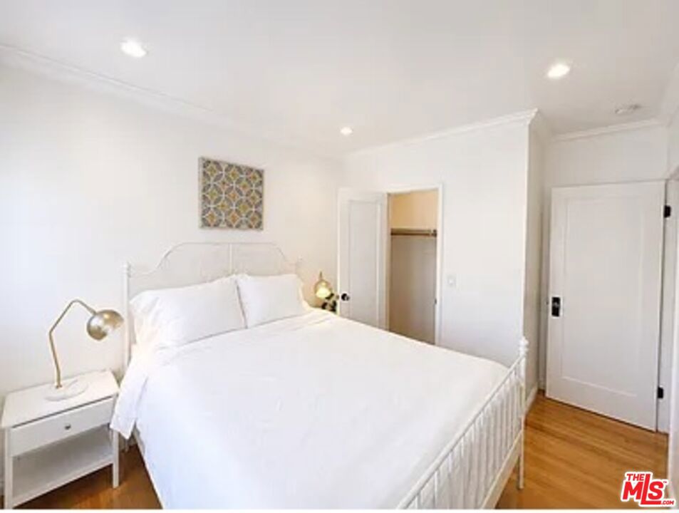947 5th Street B Property Photo 14