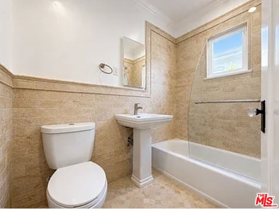 947 5th Street B Property Photo 15
