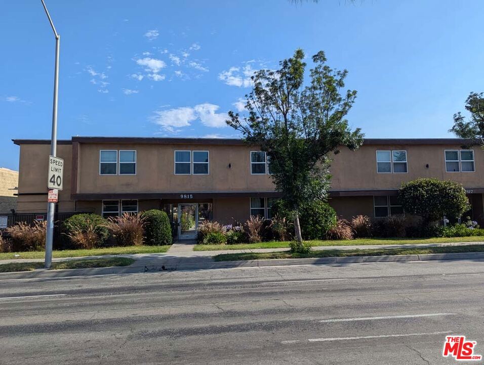 9815 Imperial Highway 35 Property Photo 1