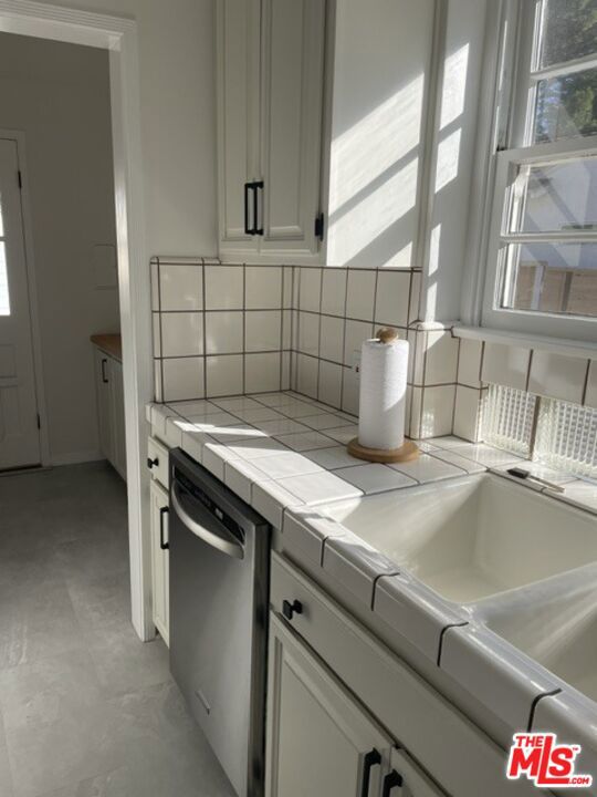4838 Cartwright Avenue Property Photo 10