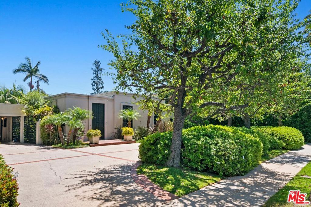 524 N Canon Drive Property Photo 2