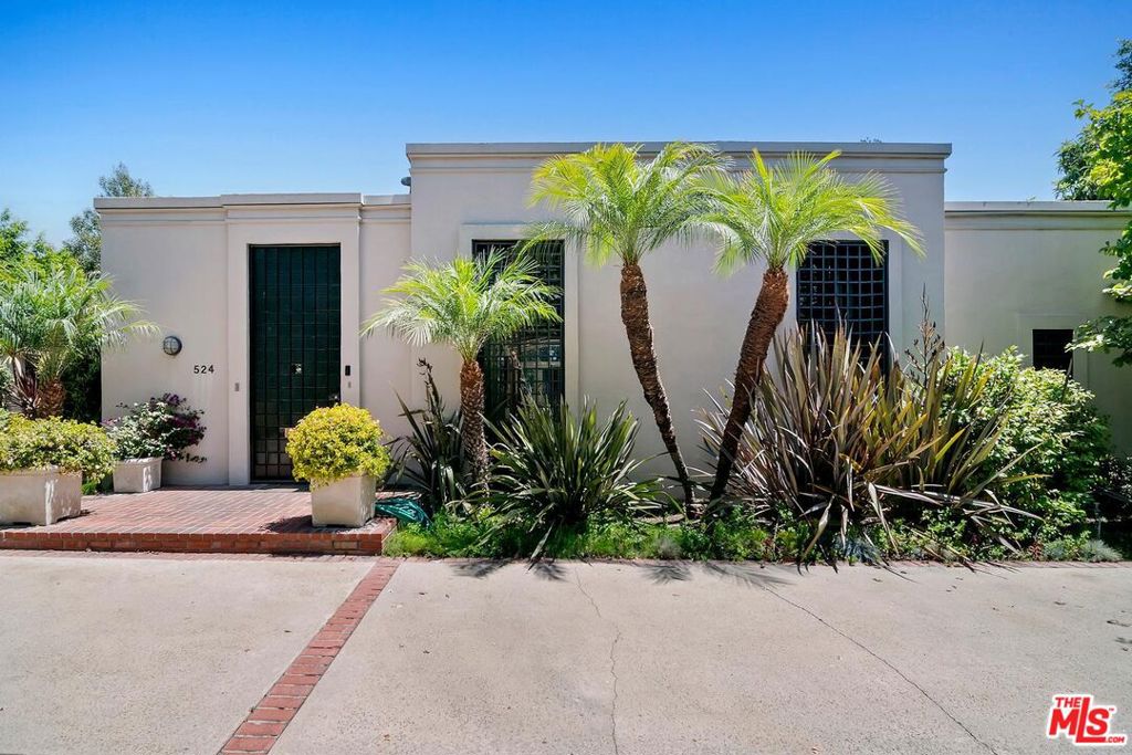 524 N Canon Drive Property Photo 3