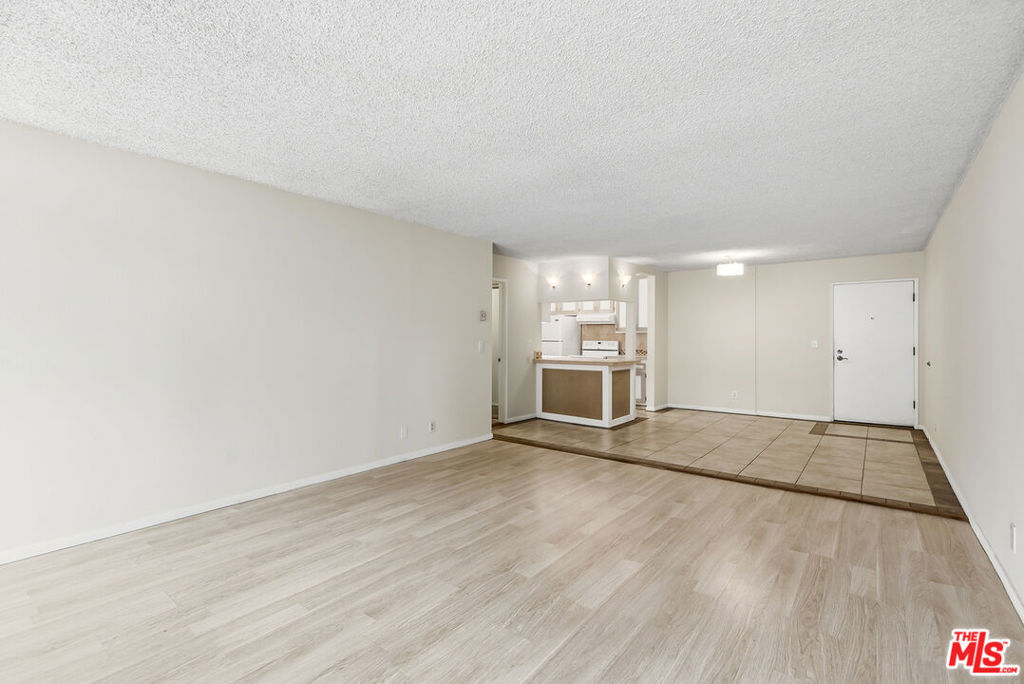 7777 W 91st Street B2157 Property Photo 6