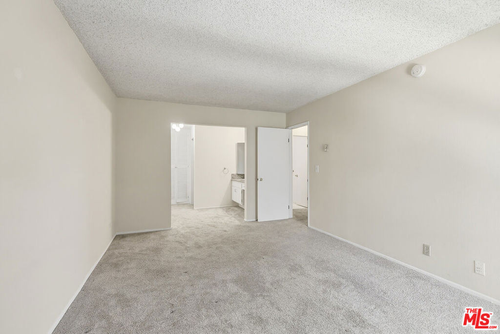 7777 W 91st Street B2157 Property Photo 15