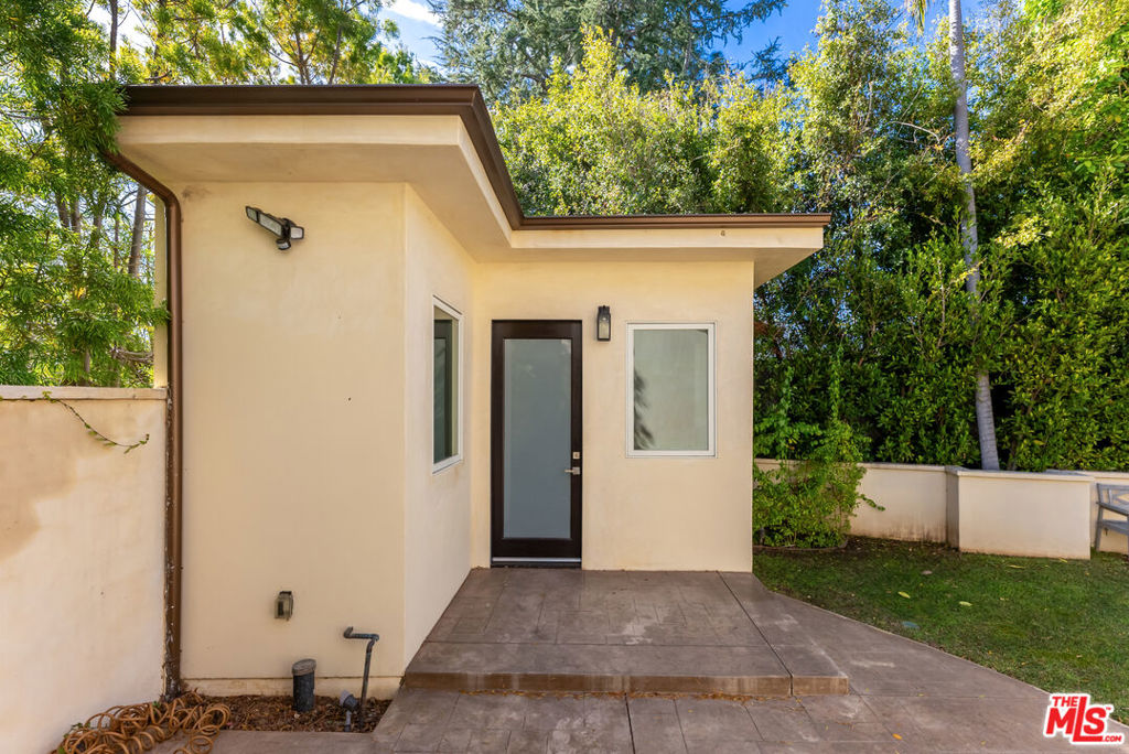 391 S Saltair Avenue Property Photo 48