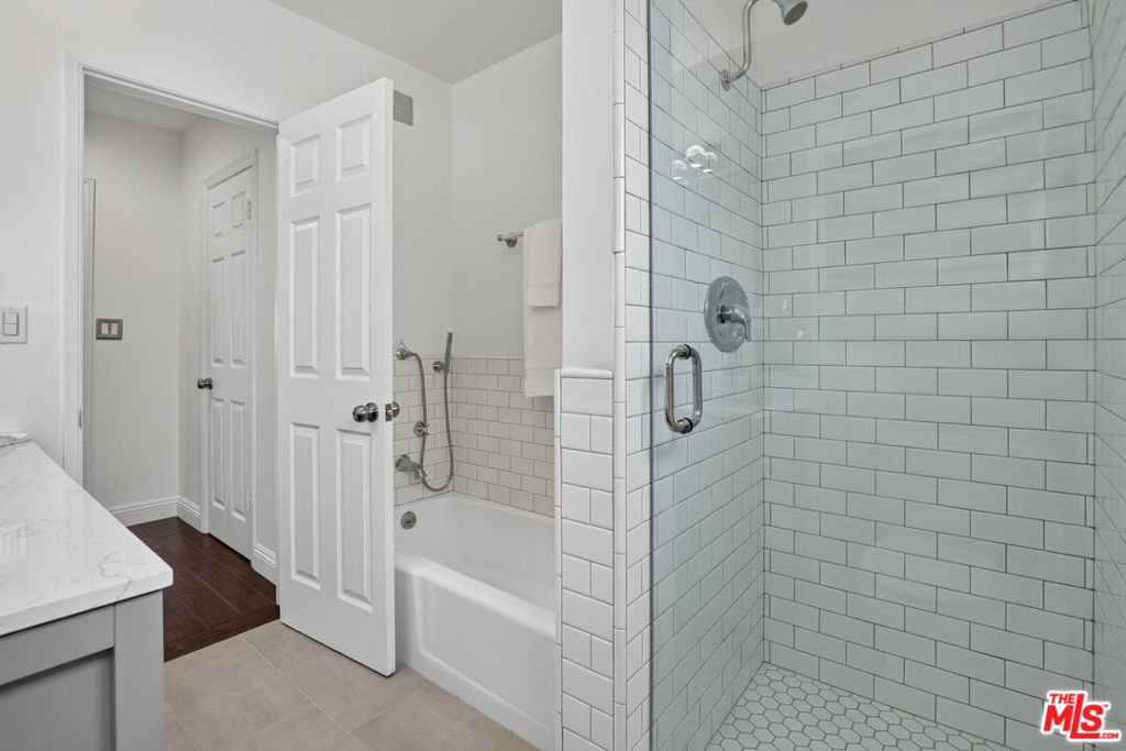 944 11th Street 9 Property Photo 22
