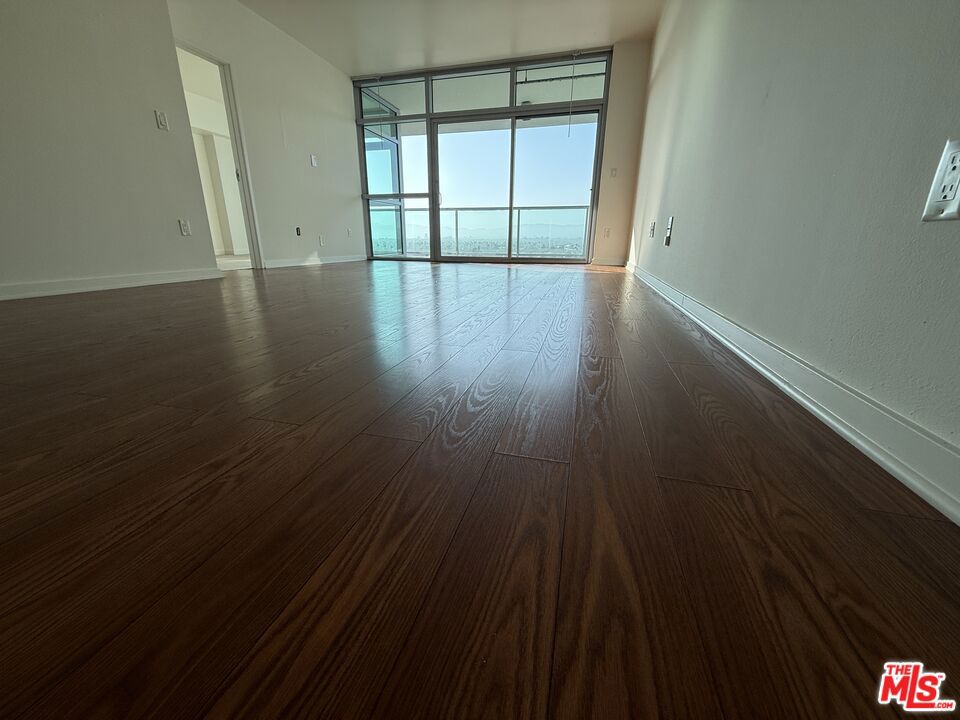 13700 Marina Pointe Drive 1219 Property Photo 8