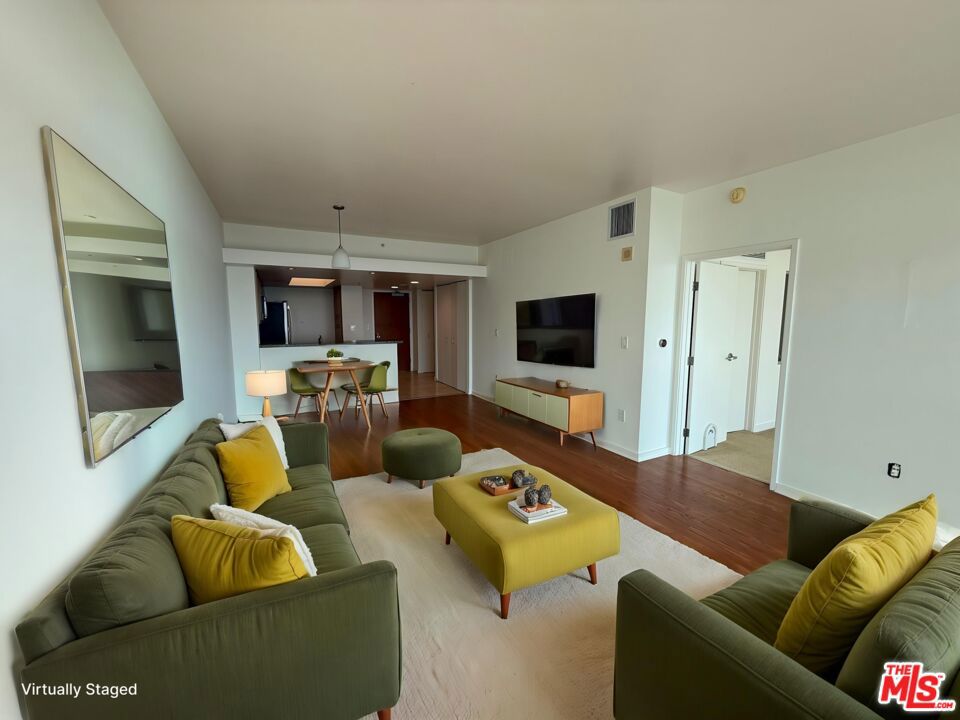 13700 Marina Pointe Drive 1219 Property Photo 11