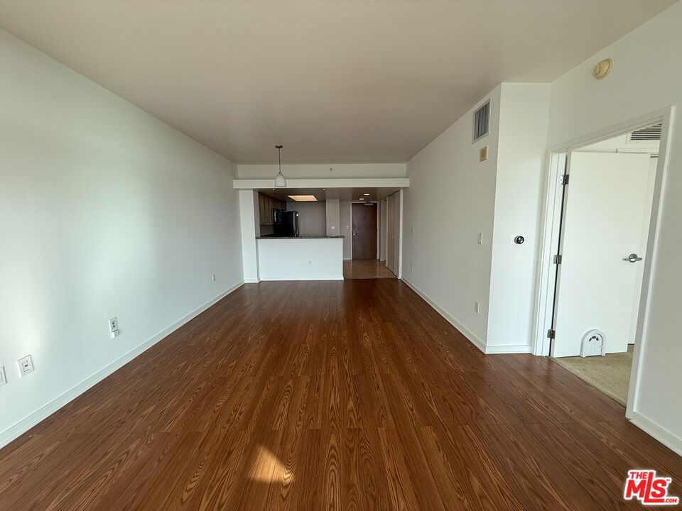 13700 Marina Pointe Drive 1219 Property Photo 12