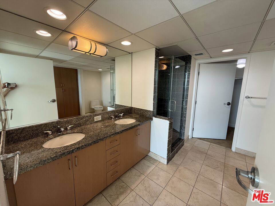 13700 Marina Pointe Drive 1219 Property Photo 27
