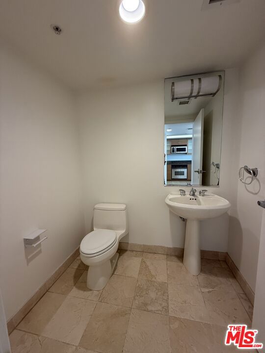 13700 Marina Pointe Drive 1219 Property Photo 36