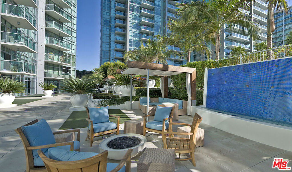 13700 Marina Pointe Drive 1219 Property Photo 52