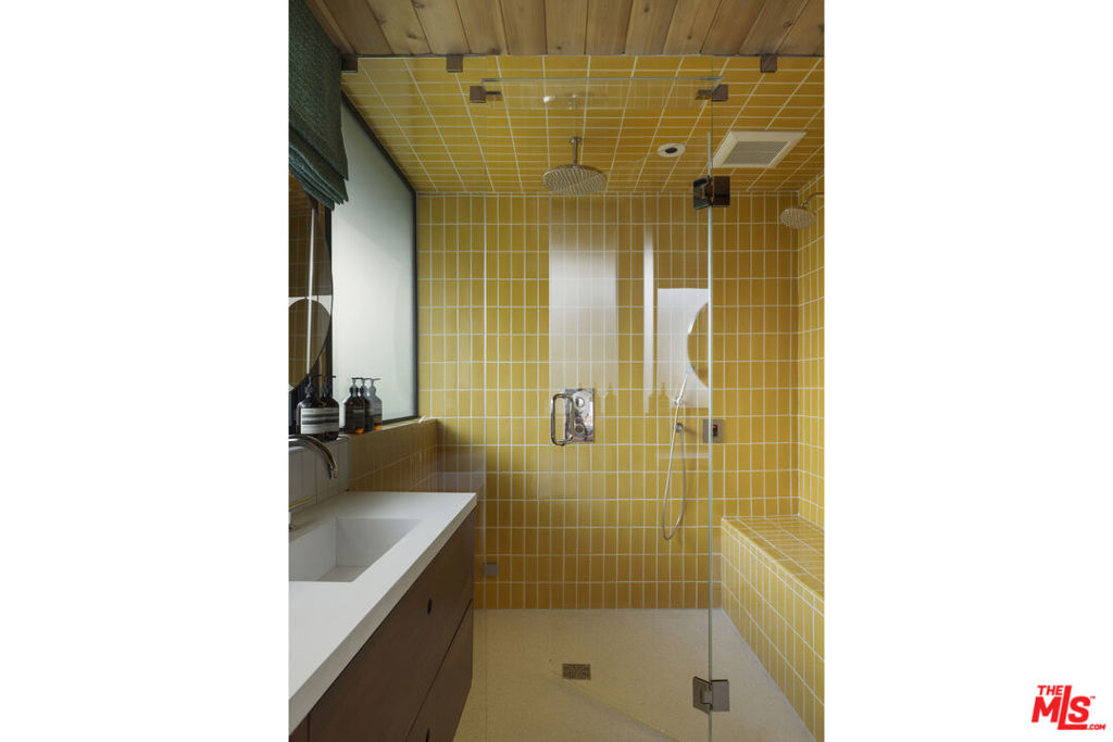 1515 N Tigertail Road Property Photo 30