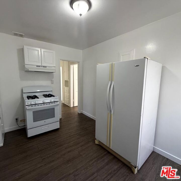 5113 W 20th Street 5113 1/2 Property Photo 10