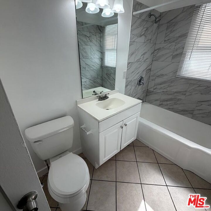 5113 W 20th Street 5113 1/2 Property Photo 12