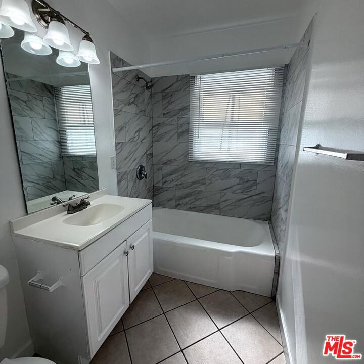 5113 W 20th Street 5113 1/2 Property Photo 13