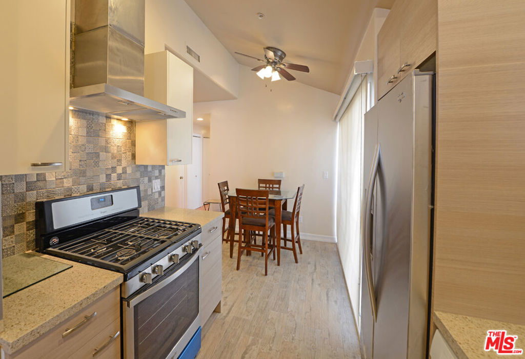 2015 S Beverly Glen Boulevard 402 Property Photo 12