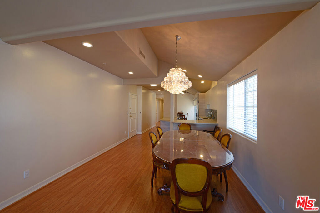 2015 S Beverly Glen Boulevard 402 Property Photo 16