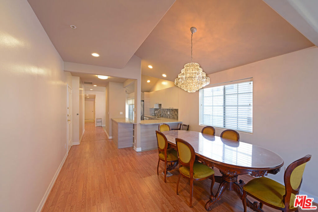 2015 S Beverly Glen Boulevard 402 Property Photo 17