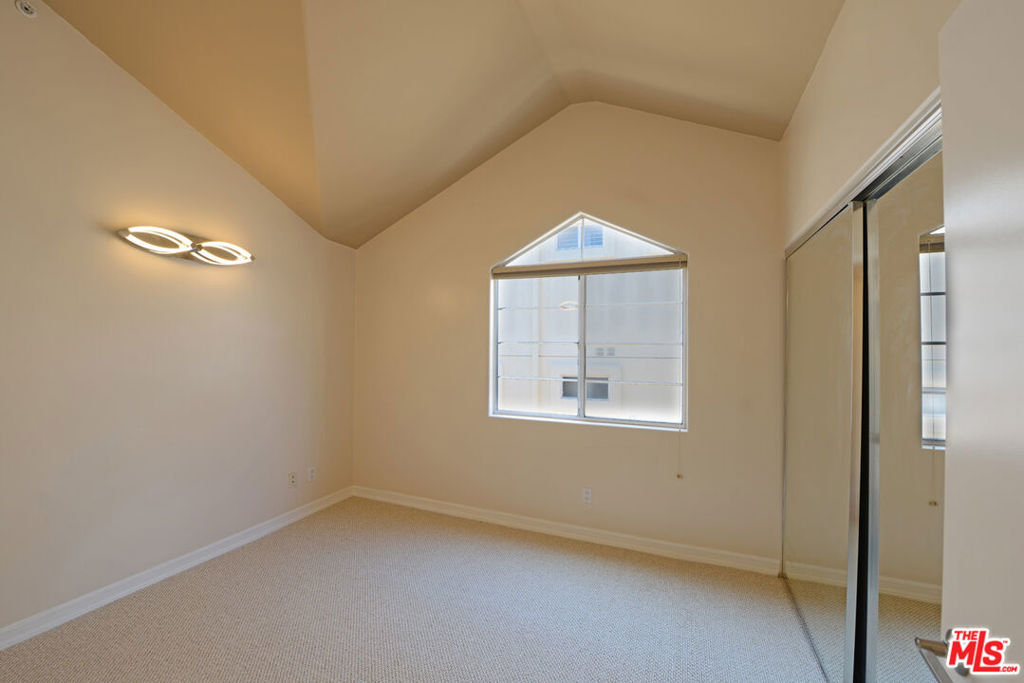 2015 S Beverly Glen Boulevard 402 Property Photo 18