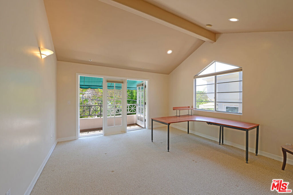 2015 S Beverly Glen Boulevard 402 Property Photo 21