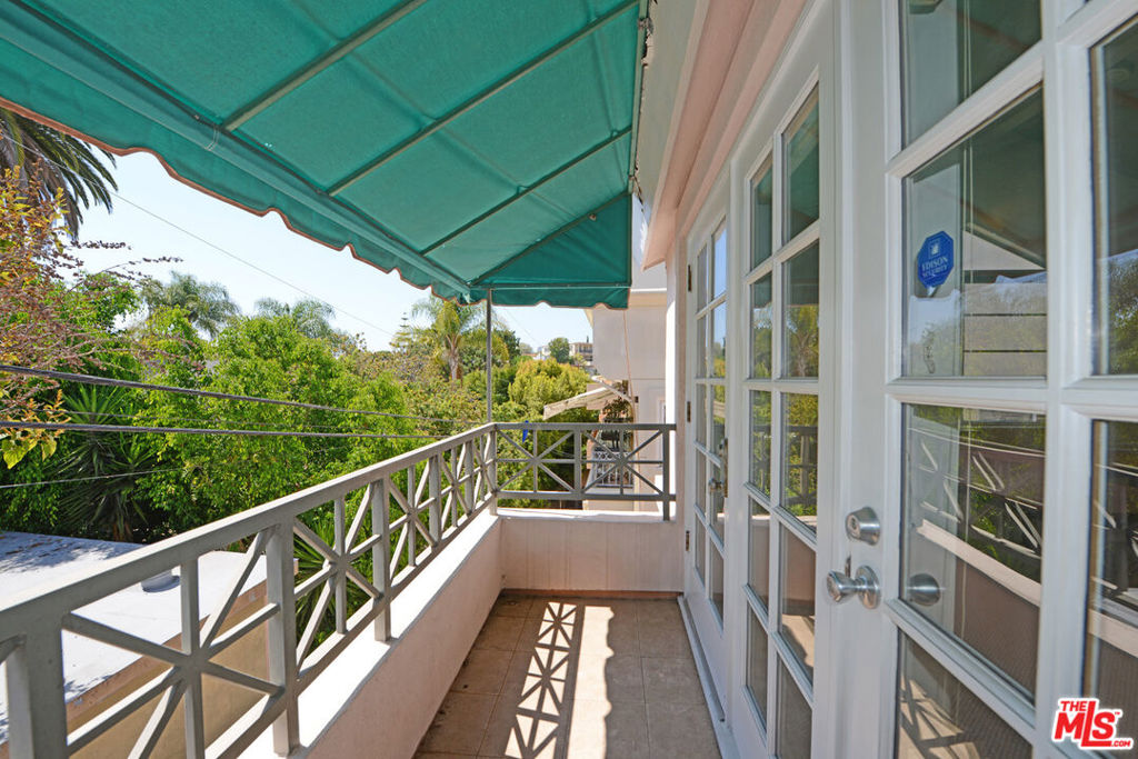 2015 S Beverly Glen Boulevard 402 Property Photo 22