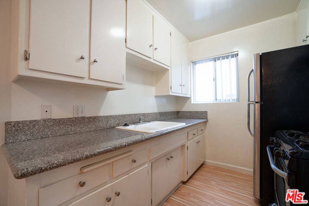 1943 Overland Avenue 3 Property Photo 7