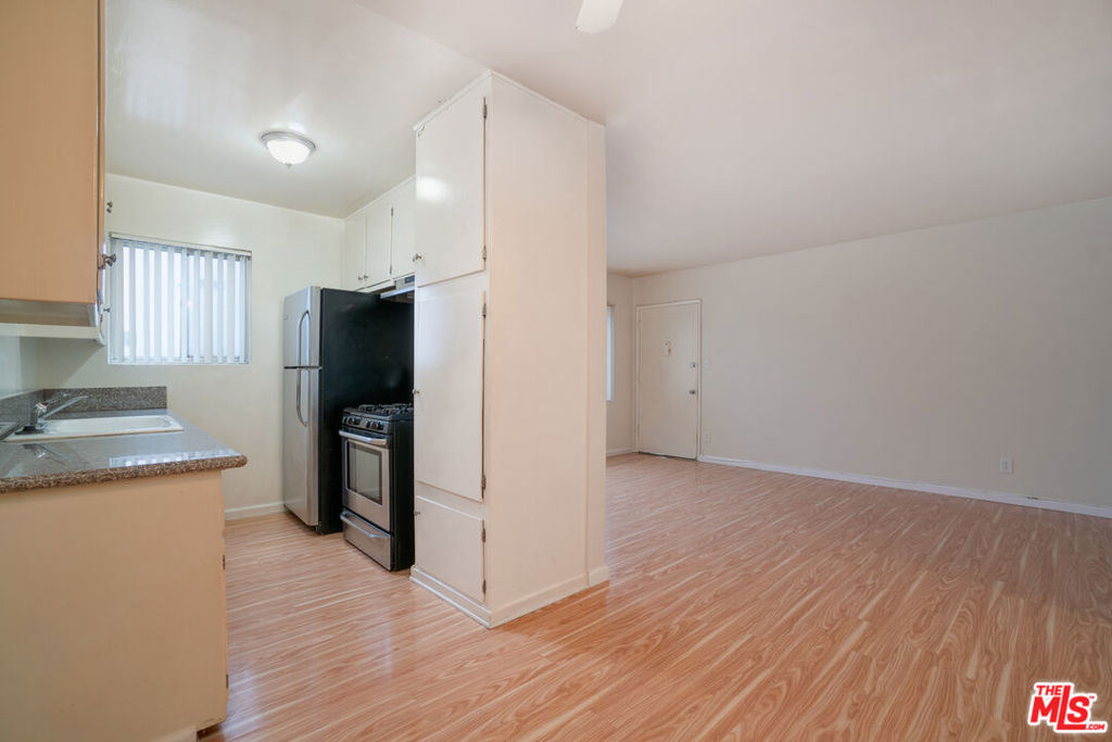 1943 Overland Avenue 3 Property Photo 8