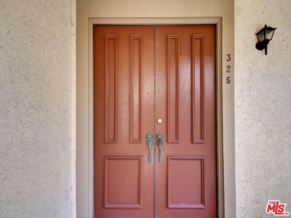 3480 Barham Boulevard 325 Property Photo 7
