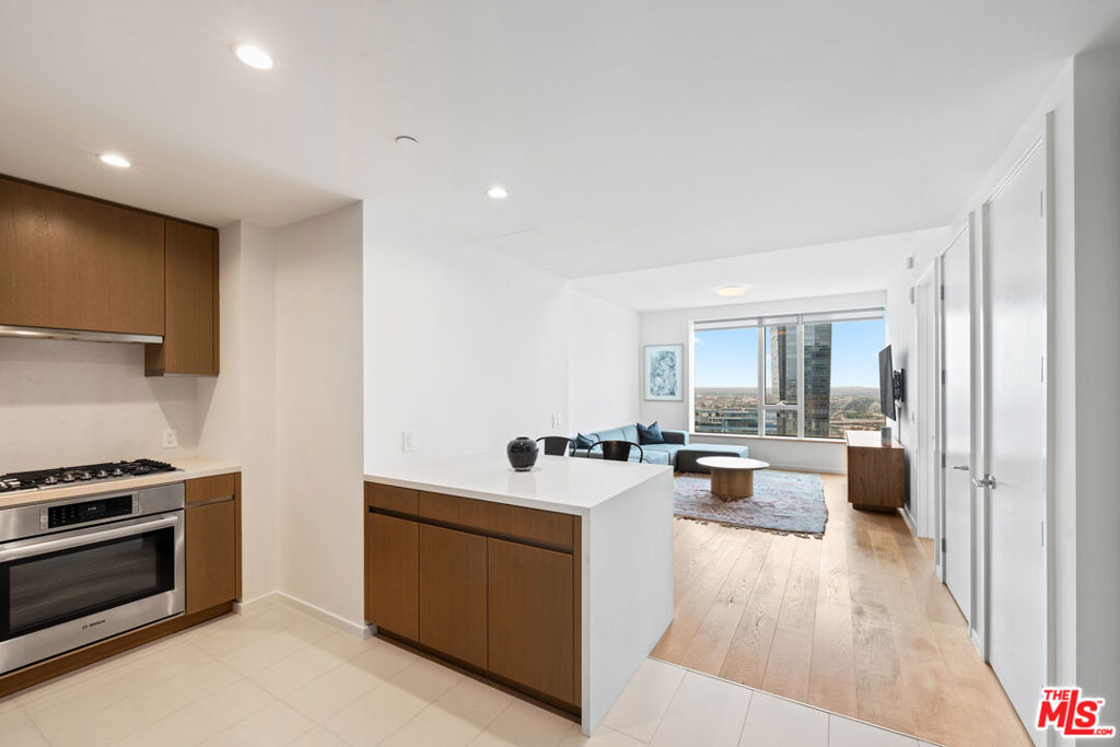 889 Francisco Street 3401 Property Photo 1